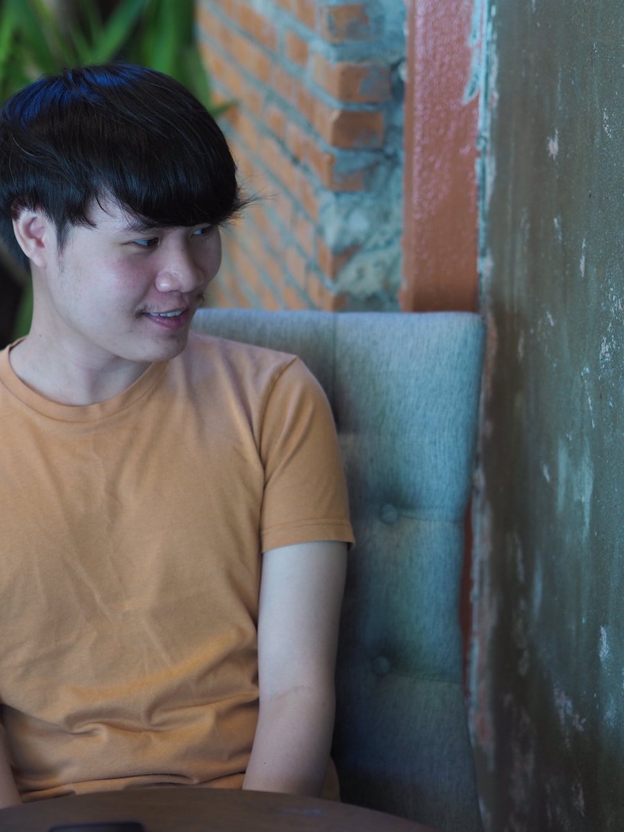 SaiJaii's tweet photo. นี่ : มึงๆ แกล้งมองเหม่อดิ
เพื่อน : ได้
นี่ : แป้บนะ มึงมองอะไรก่อน https://t.co/FGIxMownjs