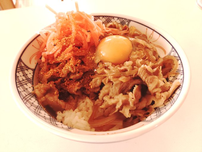 うまく作りすぎてチェーン店の牛丼にしか見えなくなってしまった 