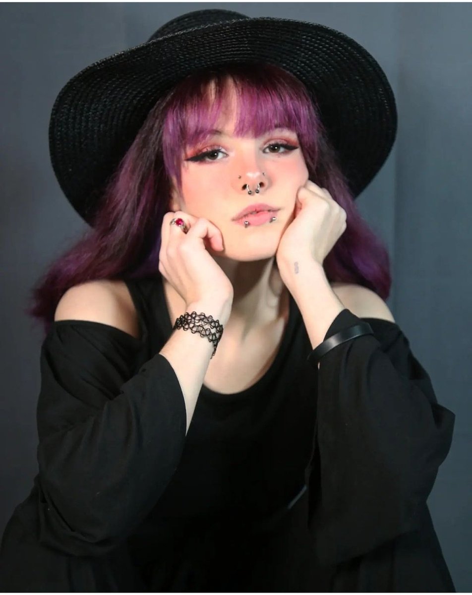 MayBBridges's tweet photo. I haven't posted my mini-me in awhile. These are from her shoot yesterday. She's pretty amazing.
#proudmama https://t.co/Oe200DjMZl