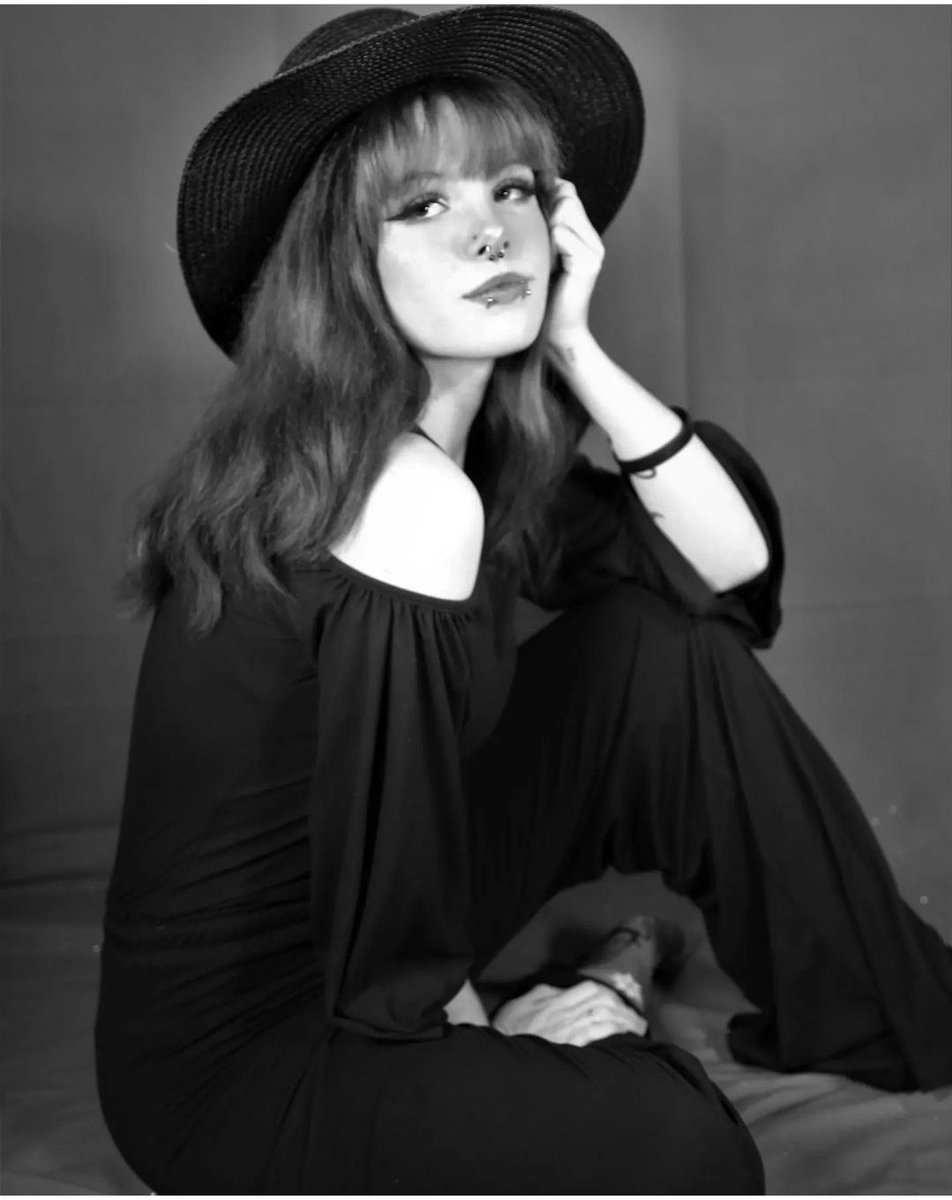 MayBBridges's tweet photo. I haven't posted my mini-me in awhile. These are from her shoot yesterday. She's pretty amazing.
#proudmama https://t.co/Oe200DjMZl
