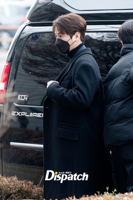 kdramatreats's tweet photo. kim bum attended park shin hye and choi taejoon's wedding today aaa 🖤 https://t.co/I1KZU4IJ7n