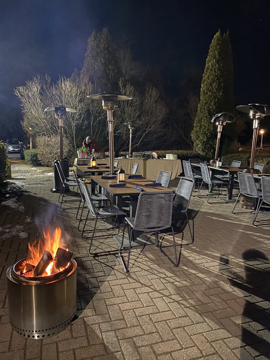 HeritageofS's tweet photo. 12 degrees doesn't bother @NHSRockets Boys Varsity Hockey! Carboloading with @La_Morra Bolognese! https://t.co/ucLWDePleg