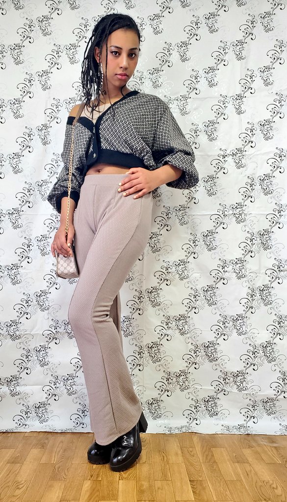 ema84761077's tweet image. shooting day in the house!
#mixmodel
#africangirl
#ハーフモデル
#ミックスモデル
#ブレイズ
#braids