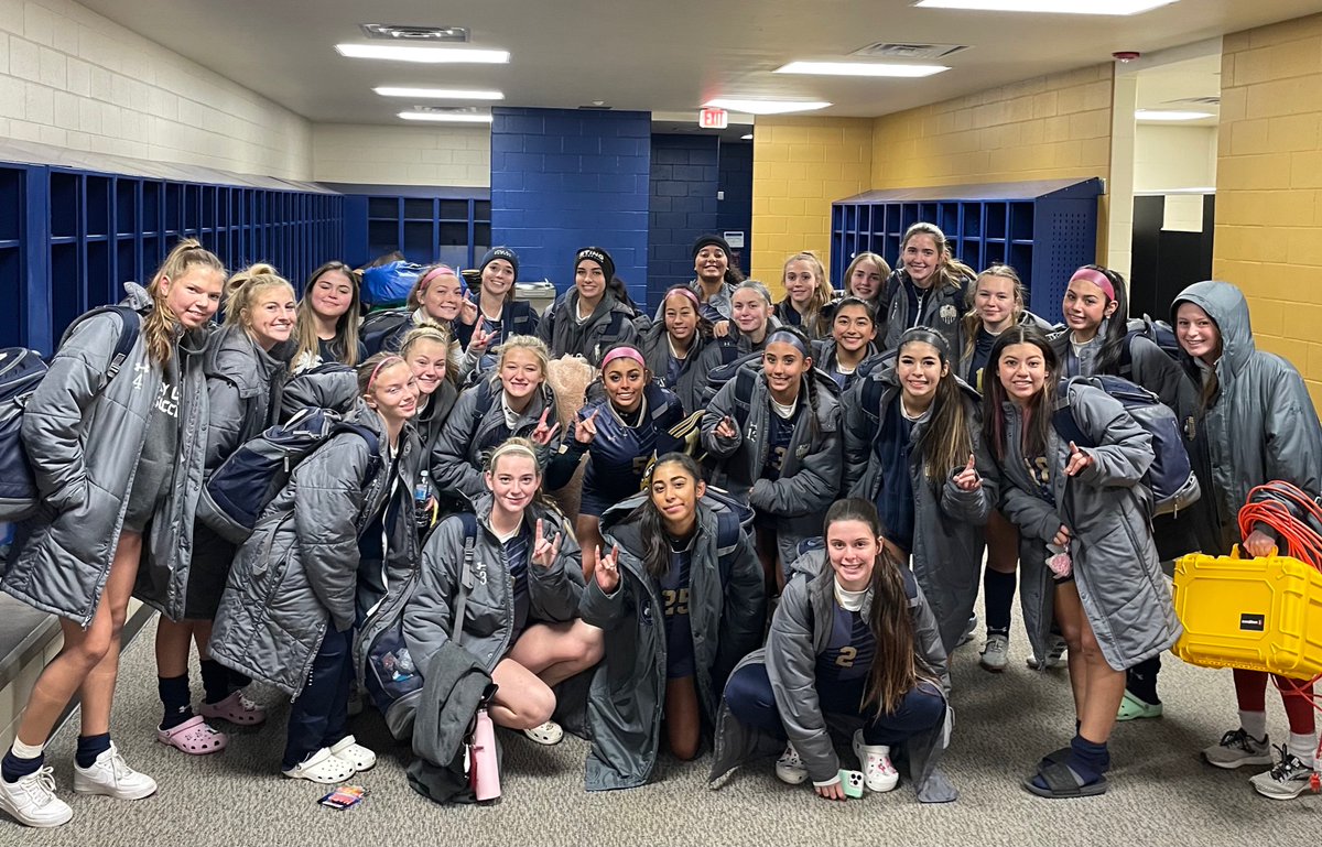 LE_LadyLobos's tweet photo. Tuesday we dropped a tough battle to Heath on the road. Learned from it and bounced back with a strong team effort tonight vs Ryan to get the win! Proud of these girls! 
#FMG
@LEISDAthletics @leisd https://t.co/gC0UFiKfsT