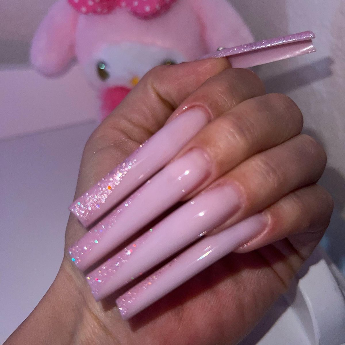 NoodleYess's tweet photo. The cutest vday nails 💖💖 https://t.co/2CLj3vPqUw
