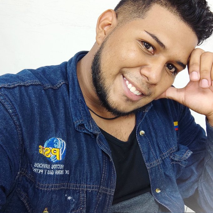 Uds me ven ac&aacute; sonr&iacute;endo pero por dentro qued&eacute; mama'o de realizar las tareas que hab&iacute;an por hacer en<a href="/tag/friend"class="tags"><span>#friend</span></a><a href="/tag/prom2014"class="tags"><span>#prom2014</span></a>