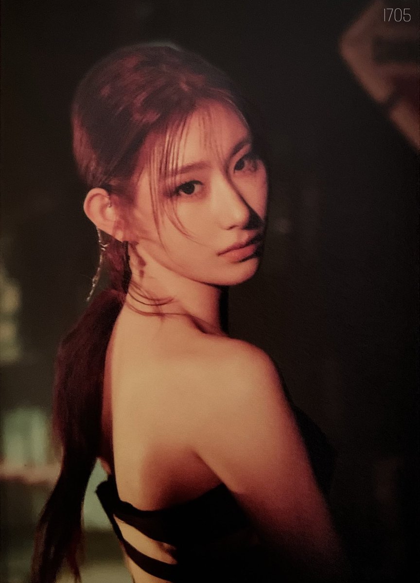 1705zip's tweet photo. [scan] Guess Who

Album Photobook

#류진 #채령   
#ITZY #GUESSWHO
#마피아_Inthemorning https://t.co/JUjWTht51l