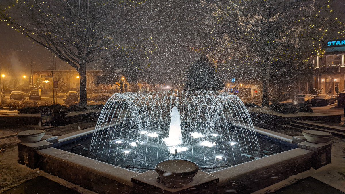 Noah Hale (@nohhalesc) on Twitter photo <a href="/GamecocksOnline/">South Carolina Gamecocks</a> I'm thinking this is my best photo from walking about, at the Five Points fountain. <a href="/GamecocksOnline/">South Carolina Gamecocks</a> I'm thinking this is my best photo from walking about, at the Five Points fountain.