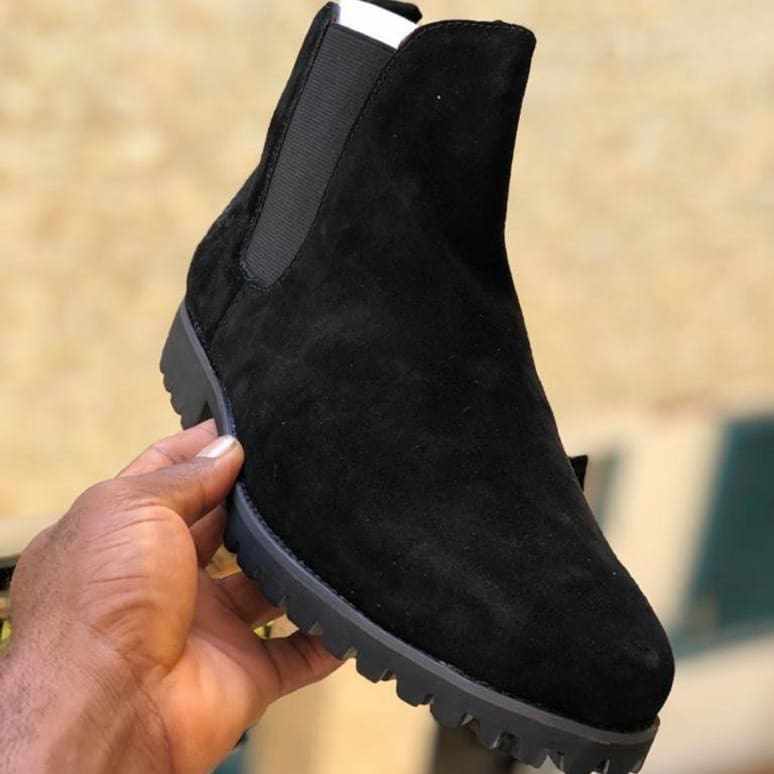 the_cyrilo's tweet photo. Dessert Suede Boots

Sizes 38-45

GH¢ 210

0267714044 https://t.co/T1OqRwTrof