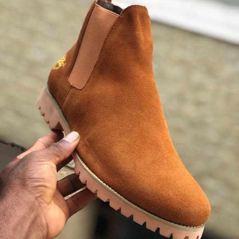 the_cyrilo's tweet photo. Dessert Suede Boots

Sizes 38-45

GH¢ 210

0267714044 https://t.co/T1OqRwTrof