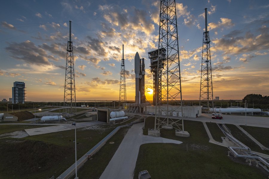 PointOrView's tweet photo. ICYMI: NEW VIDEO. Let's relive liftoff of the #AtlasV #USSF8 mission for the U.S. Space Force.
The new rocket variant successfully delivered the #USSF8 satellites into geosynchronous orbit. #ULA #PartnersInSpace #Centaur #GEM63 #GSSAP VIDEO: https://t.co/IqFGDXTSR0
@ulalaunch https://t.co/Uf1udEFU7D