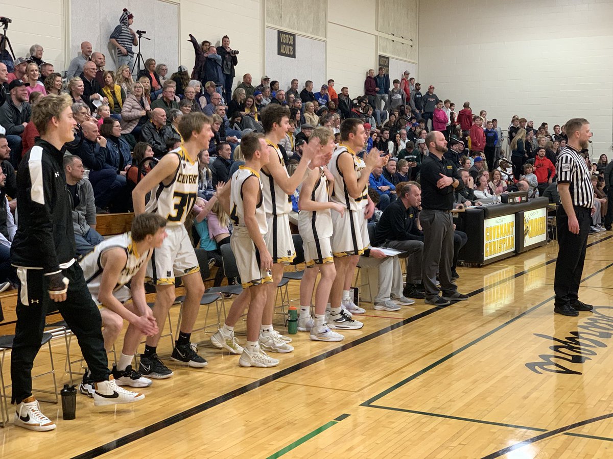 zach_harig's tweet photo. Had a lot of fun seeing @covenantbball play tonight. The way they move the ball is incredible, a very unselfish team that defends at a high level &amp; held Brady Titus to just 14 points (very low total for him) in a 54-41 win.

8-2 with big games vs. Oakridge &amp; EK next week! https://t.co/D4cim0zGrP