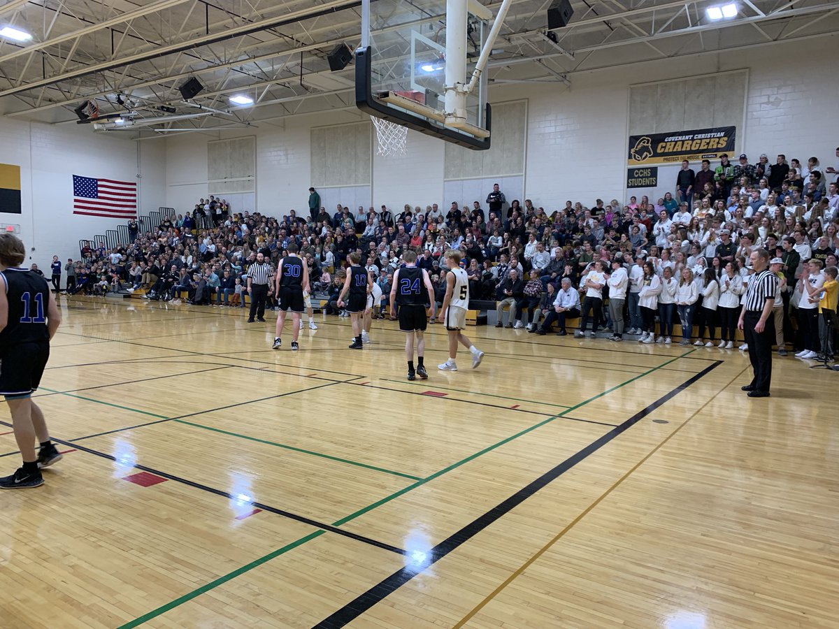 zach_harig's tweet photo. Had a lot of fun seeing @covenantbball play tonight. The way they move the ball is incredible, a very unselfish team that defends at a high level &amp; held Brady Titus to just 14 points (very low total for him) in a 54-41 win.

8-2 with big games vs. Oakridge &amp; EK next week! https://t.co/D4cim0zGrP