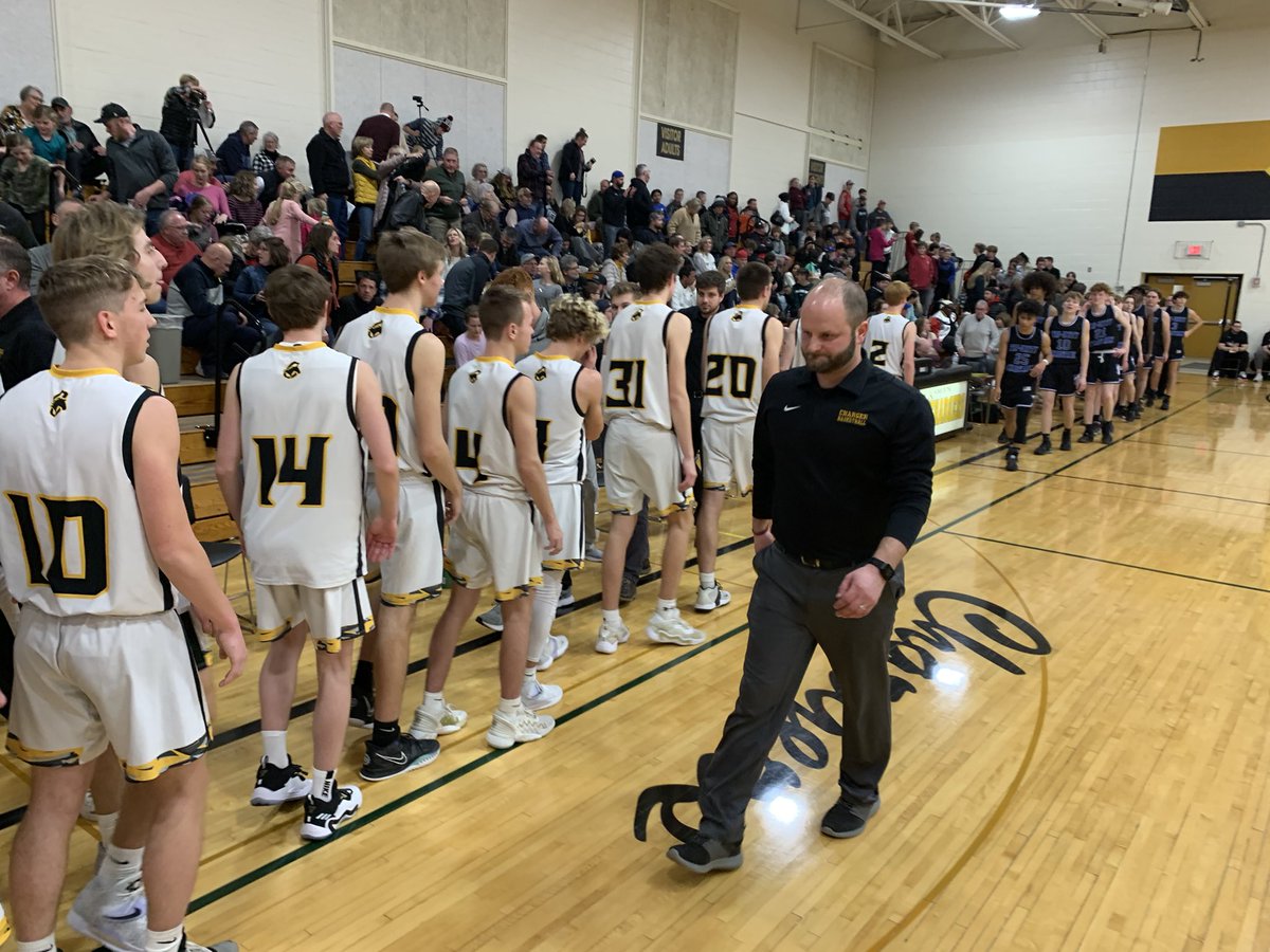 zach_harig's tweet photo. Had a lot of fun seeing @covenantbball play tonight. The way they move the ball is incredible, a very unselfish team that defends at a high level &amp; held Brady Titus to just 14 points (very low total for him) in a 54-41 win.

8-2 with big games vs. Oakridge &amp; EK next week! https://t.co/D4cim0zGrP