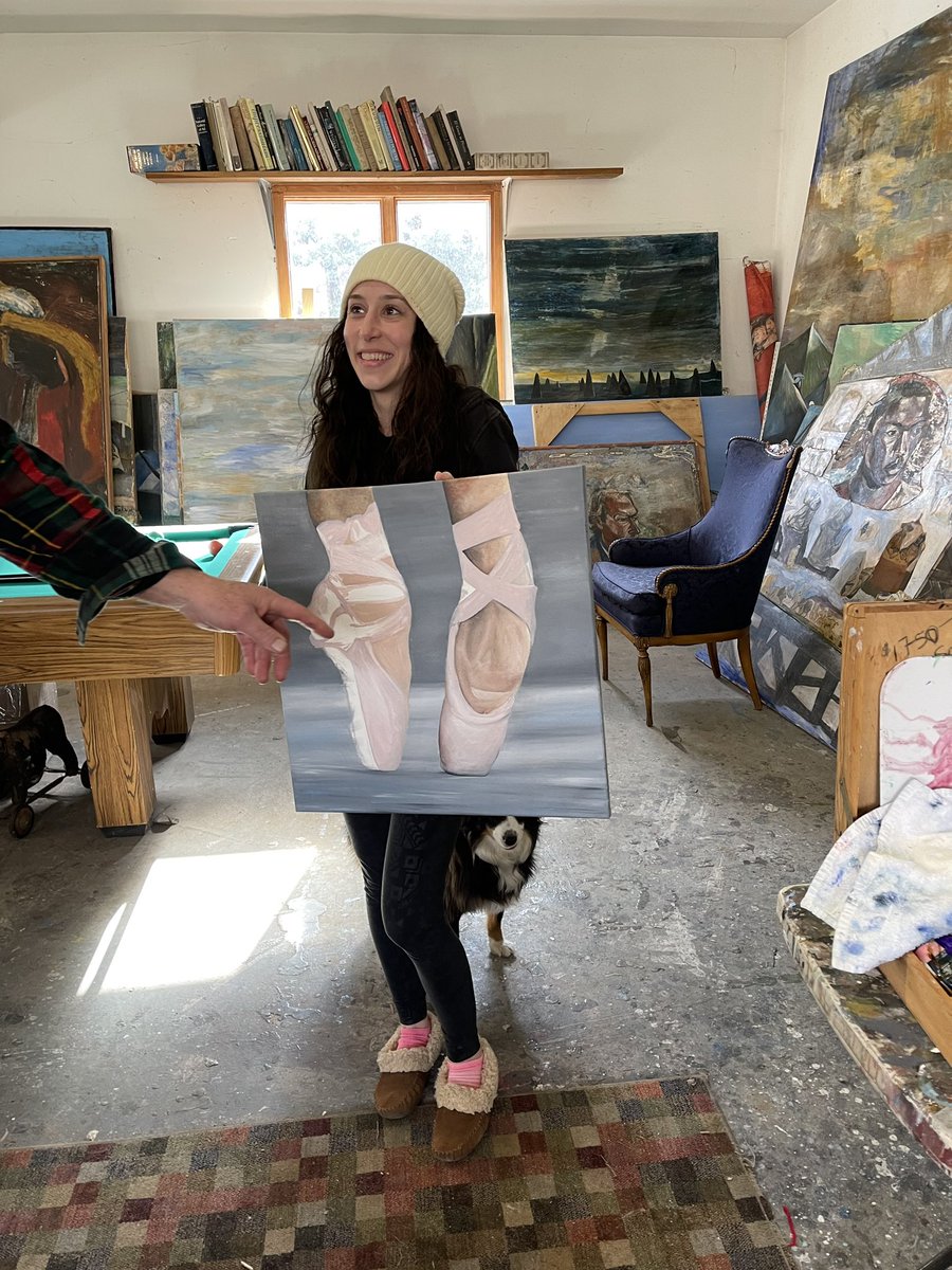 PaintyJayne's tweet photo. Working on ballet feet now 🩰 a progress shot from this morning. Comparing second day to third day.  #oilpainting #ballet https://t.co/ZfWSETaMUv