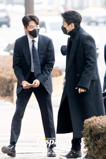 KimmyungminTH's tweet photo. วันนี้ #คิมมยองมิน อปป้าเดินไปทางไปร่วมงานแต่งงานของคุณนักแสดงพัคชินฮเยและชเวแทจุนด้วยค่ะ 💖

ทางบ้านขอแสดงความยินดีกับทั้งคู่ด้วยนะคะ 💐💞

🔗 : https://t.co/buRsapEVn6

[220122]
#KMMTH #KimMyungmin #김명민 https://t.co/NvqO3f9Uf7