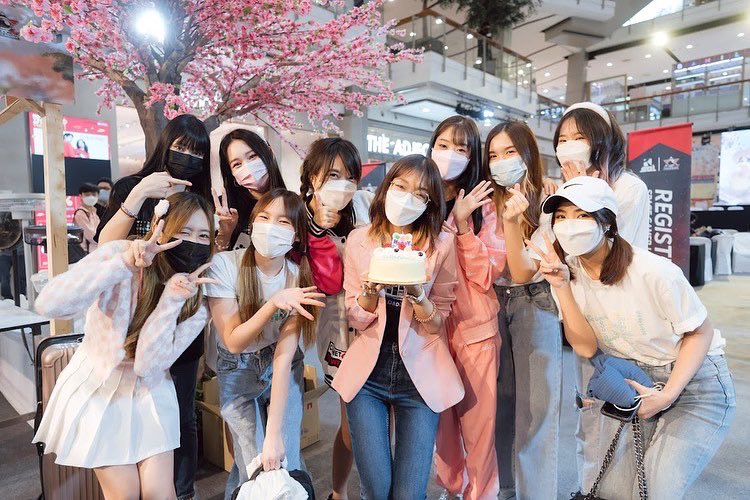 ssxndii_39's tweet image. HBD ตัวเองอย่างเป็นทางการ เย้~~ ขอบคุณทุกคำอวยพรจากทุกๆคนเลยนะค้าา รับรู้หมดแล้ว ขอให้พรสะท้อนกลับไปหาทุกคนเหมือนกันนะคะ ปีนี้เป็นวันเกิดที่ดีมั่กๆอีกปีหนึ่งเลย เพราะมีทุกคนด้วยยังไงล่า~ 555 ขอบคุณเค้กจากทางอฟช.ด้วยนะค้าบบ 🥰 🥰🥰
#sandyaster #sandybbear #asteridol #แคปหมีง่วง