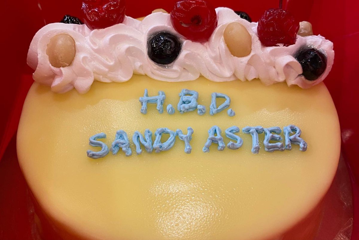 ssxndii_39's tweet image. HBD ตัวเองอย่างเป็นทางการ เย้~~ ขอบคุณทุกคำอวยพรจากทุกๆคนเลยนะค้าา รับรู้หมดแล้ว ขอให้พรสะท้อนกลับไปหาทุกคนเหมือนกันนะคะ ปีนี้เป็นวันเกิดที่ดีมั่กๆอีกปีหนึ่งเลย เพราะมีทุกคนด้วยยังไงล่า~ 555 ขอบคุณเค้กจากทางอฟช.ด้วยนะค้าบบ 🥰 🥰🥰
#sandyaster #sandybbear #asteridol #แคปหมีง่วง