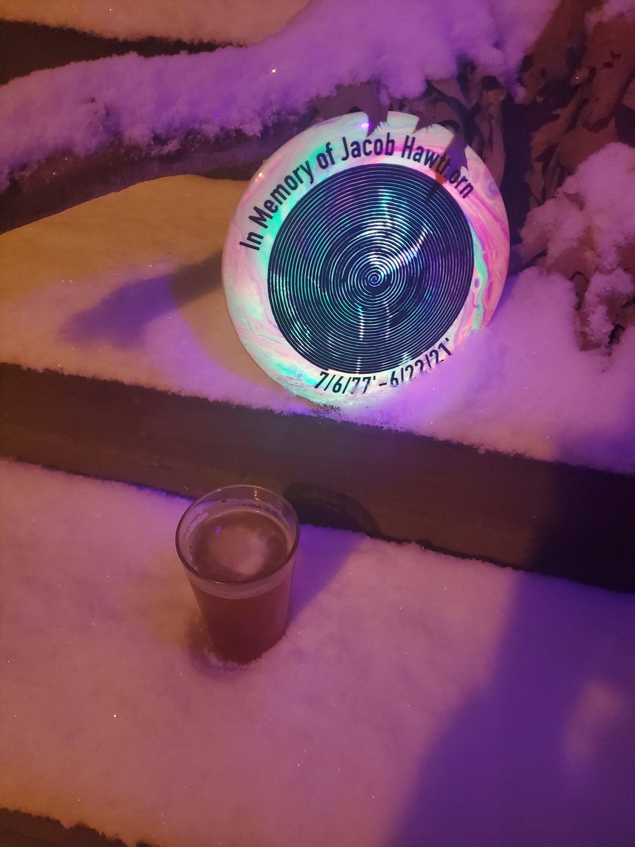 jakesDisc's tweet photo. We out' here...
Fly on you crazy diamond. 

#Stardust 
#fuckopiates 
#poursomeout
#discgolf https://t.co/oec3fwcueF