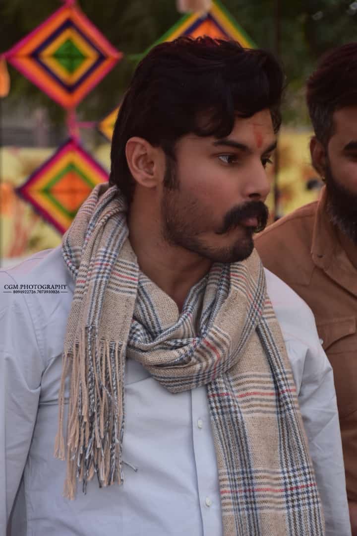 TheAbarmy's tweet photo. ये कैसा इश्क है जनाब सुबह,शाम हर वक्त तेरा चेहरा ही दिखाई देता हैं।
#HukumKaDiwana
#ABArmy
@withabhinsui https://t.co/zUGUW81yJS