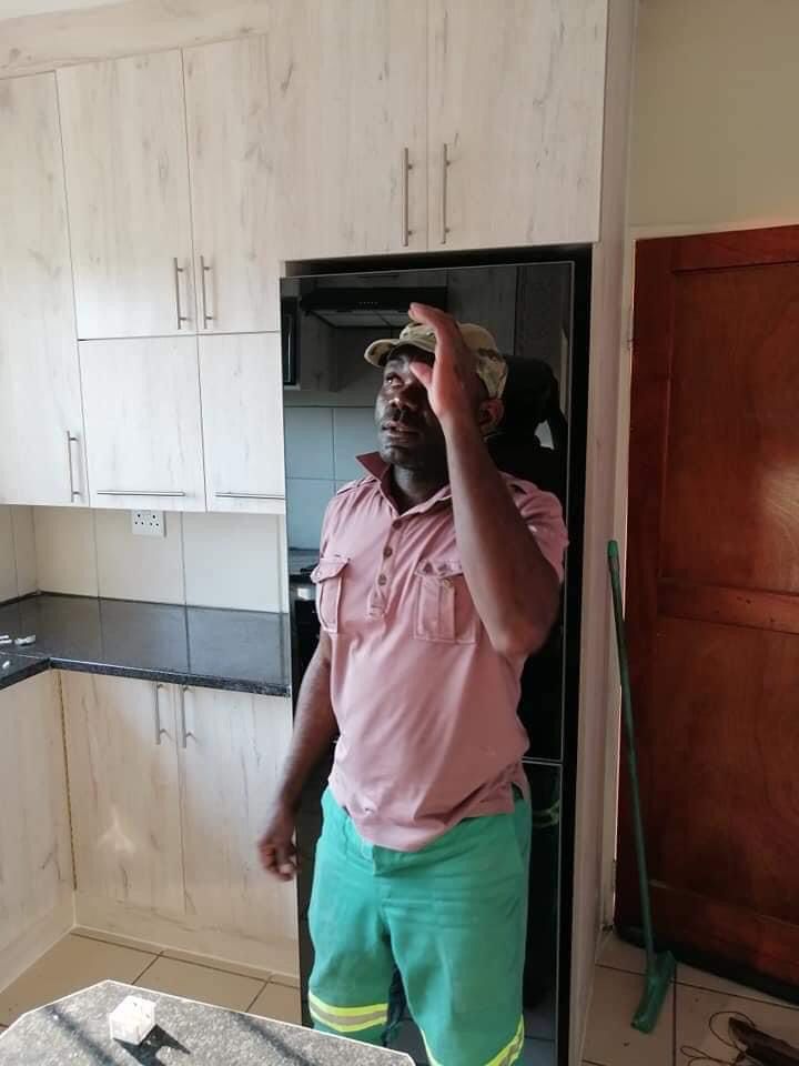 JonathanNdadza's tweet photo. Good morning Mzanzi, we are here to help you furniture your home. For kitchen cupboards, wardrobes, shoe rack, coffee table, TV Stands and more. Get in touch with us on whatsapp 0647423028. #DJSBU https://t.co/GcgRi3kugV