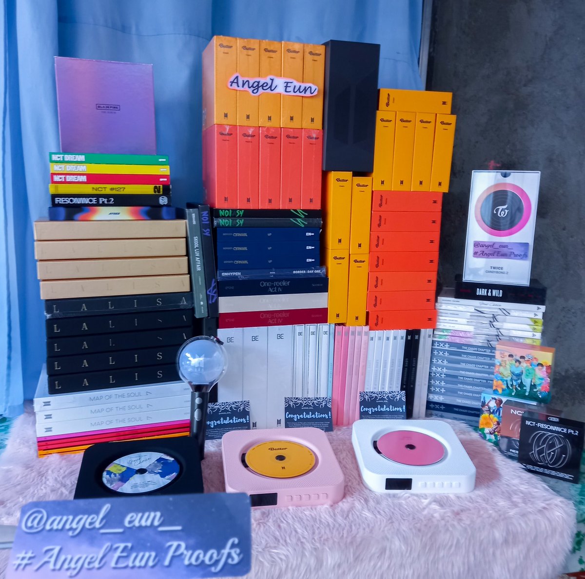 dudusmartt's tweet photo. SEALED ALBUM OF YOUR CHOICE GIVEAWAY!!🎁😻 

– rt &amp; follow @missufe 

ends in 72 hours (worldwide) https://t.co/2gUsPymxLF