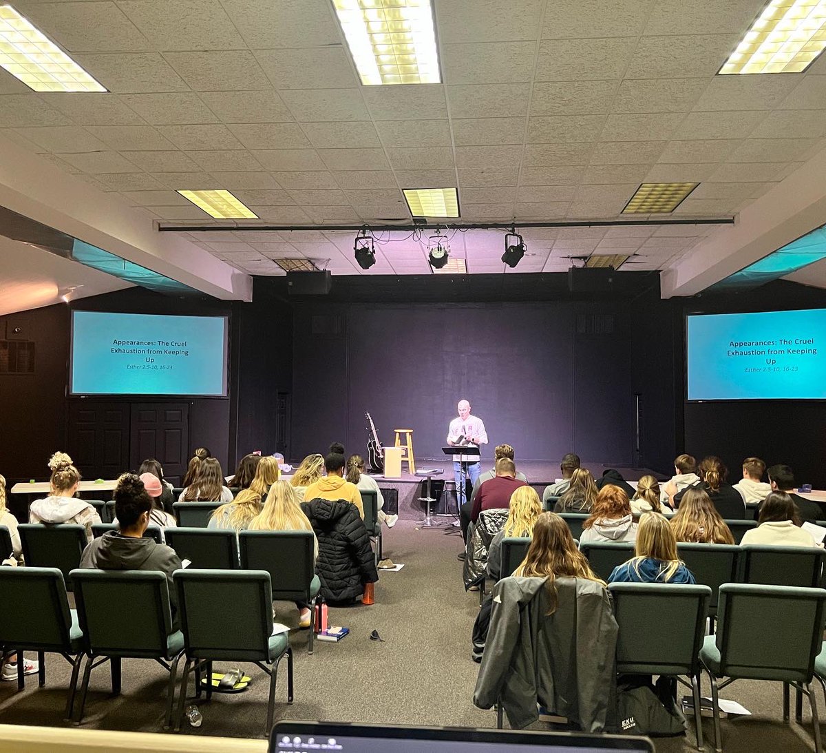ekufca's tweet photo. Our @ekufca #WinterRevive Retreat is off to a great start! #GoBigE #ekufca @thefcateam https://t.co/a7wsbcOK96