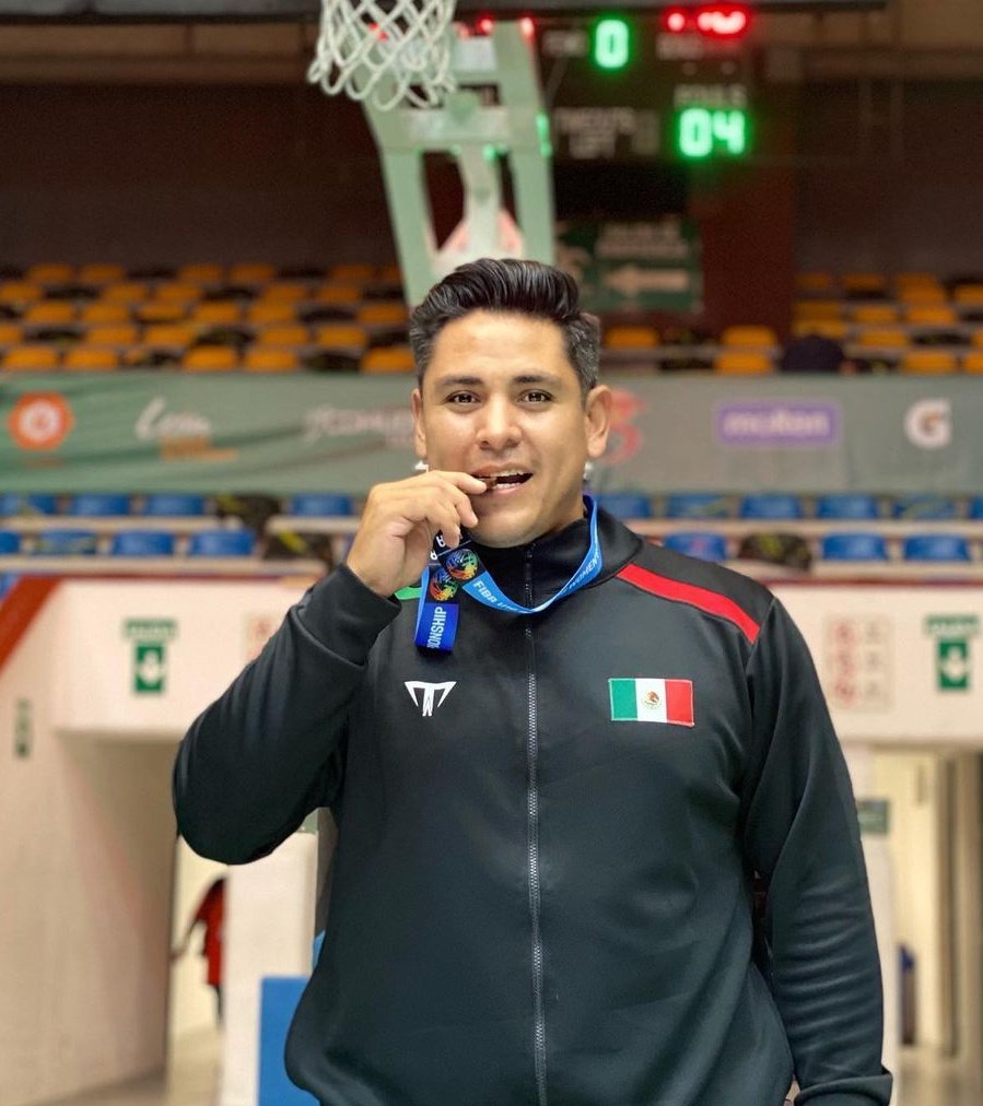 #ComentandoLosDeportes
#Marca #Los8EscalonesDelMillon #แบนทปอ #basketball #21Enero
Jonathan Villegas es el nuevo entrenador de la #SeleccionMexicana de #Baloncesto Femenil 
🇲🇽👩👩🏻👩🏼🏀