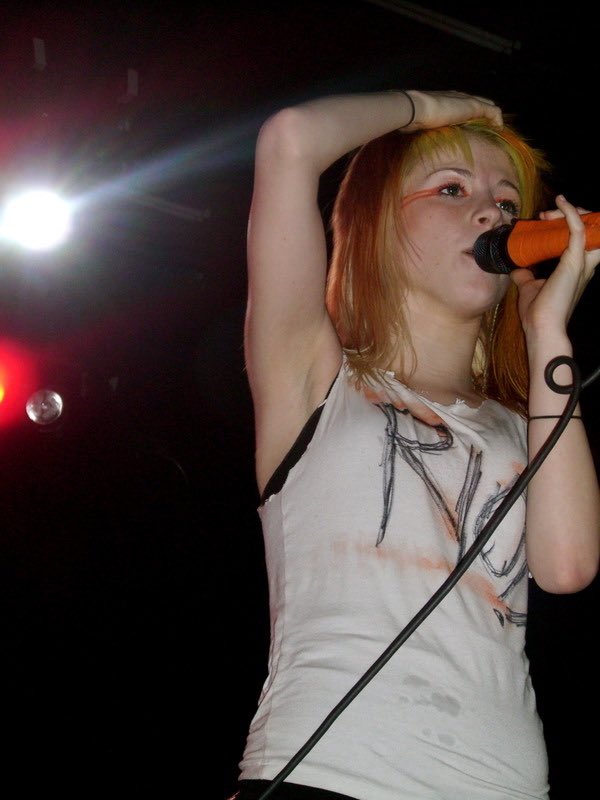 xprettyinpunk's tweet photo. paramore / phoenix, AZ. 14 may, 2007. https://t.co/04Y1wv2Jgj