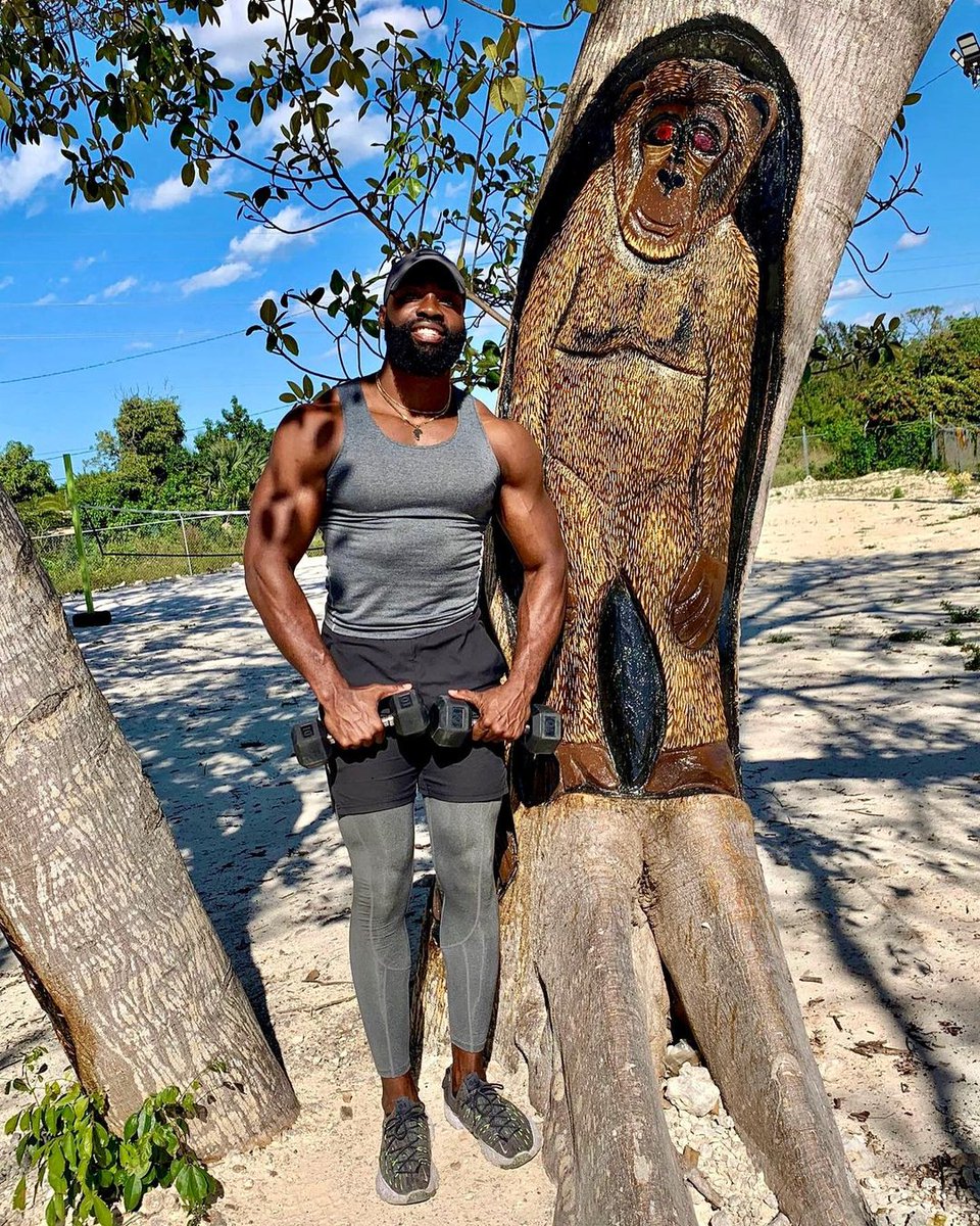 Musclebeardking tweet picture