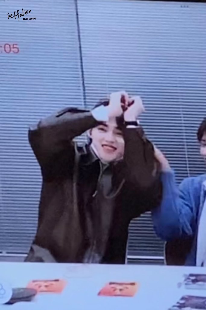 sounds_of_cheol's tweet photo. cheol &amp; junhui today 🖤🥺 https://t.co/n5JCkRqPhC