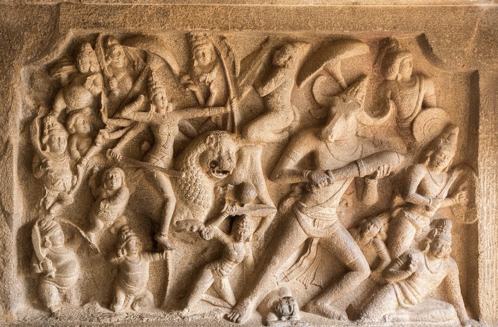 myhistorytales's tweet photo. #PoetryInStone
Mahishasura Mardhini Cave, #Mahabalipuram
This is an unique depiction of a dynamic scene where Durga is shown pouncing on attack as Mahishasura is on retreat. All characters are in movement
Don’t miss this lesser visited cave in this #UnescoHeritageSite https://t.co/ccATrHEs80