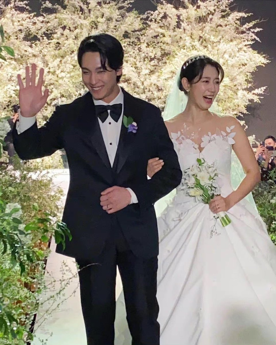 PSH_IFC's tweet photo. Beautiful. Happily ever after. ❤️❤️❤️ https://t.co/FTamYMnzAc