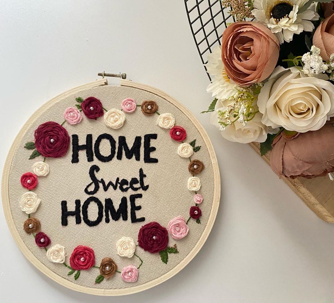 ReemaABa's tweet photo. اسمي المطرز في صورة البروفايل من حساب الجميييييييييلة😊💜

🧵: https://t.co/yN23SZtBCk

ضيفوها واطلبوا منها وانتوا مغمضين 💜💜

  #صباح_Iلخير #فنانون_يحيكون #تطريز #تطريز_يدوي
#beautiful #needlework #embroidery #handmade #art https://t.co/CpVLFyk7SQ