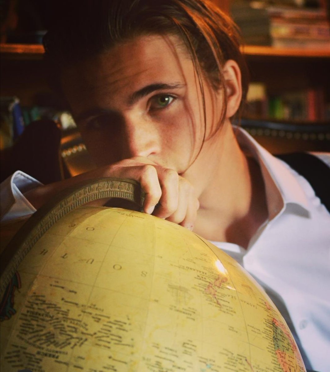 KlhoeRaptor's tweet photo. Tanner Buchanan is Jim Hawkins or Jim Hawkins is Tanner Buchanan? 🧐🧐 👀 

#Disney #character #actor #tannerbuchanan #jimhawkins https://t.co/967YTetf0y