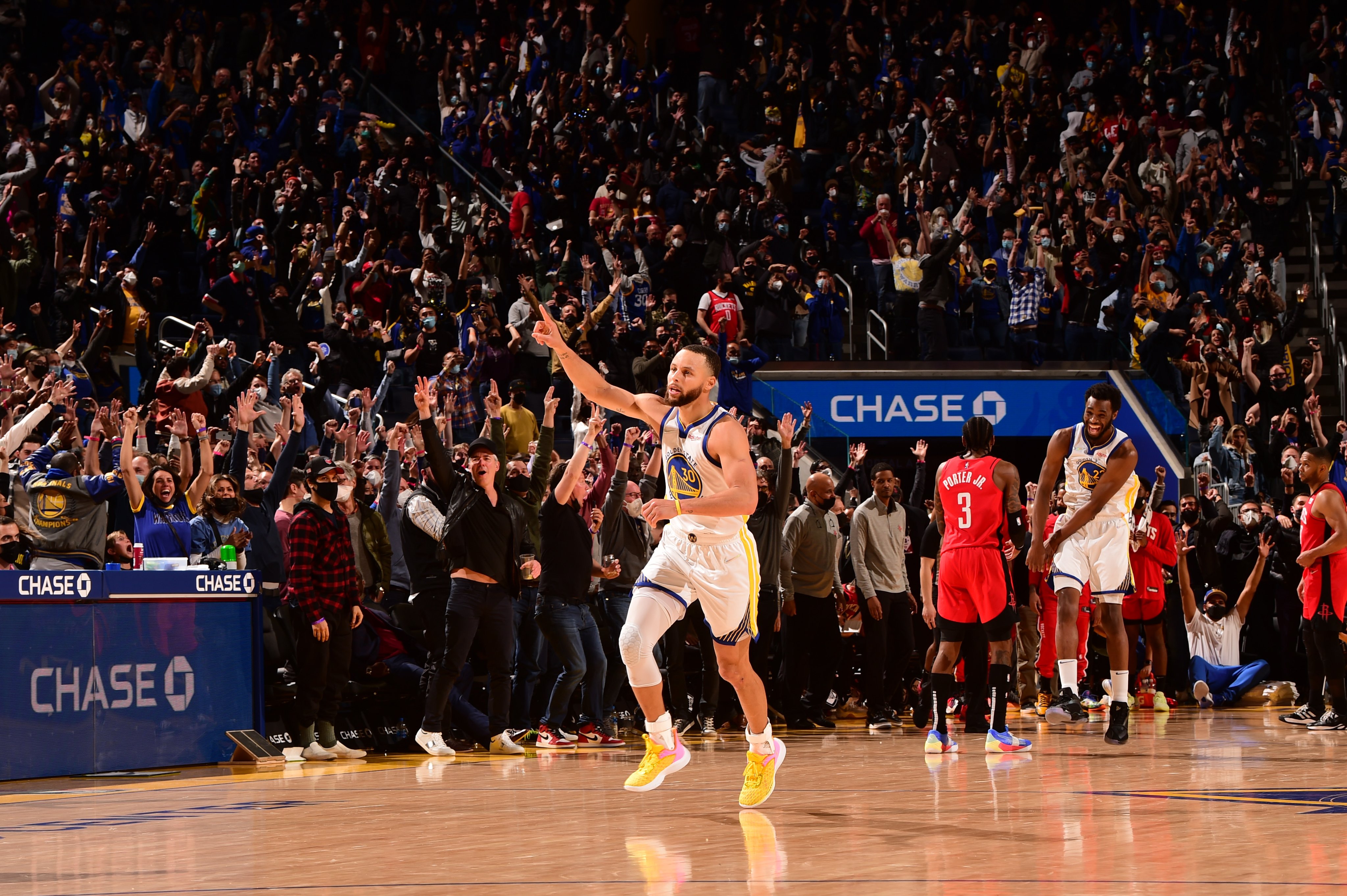 CapCut_okc vs warriors curry buzzer beater