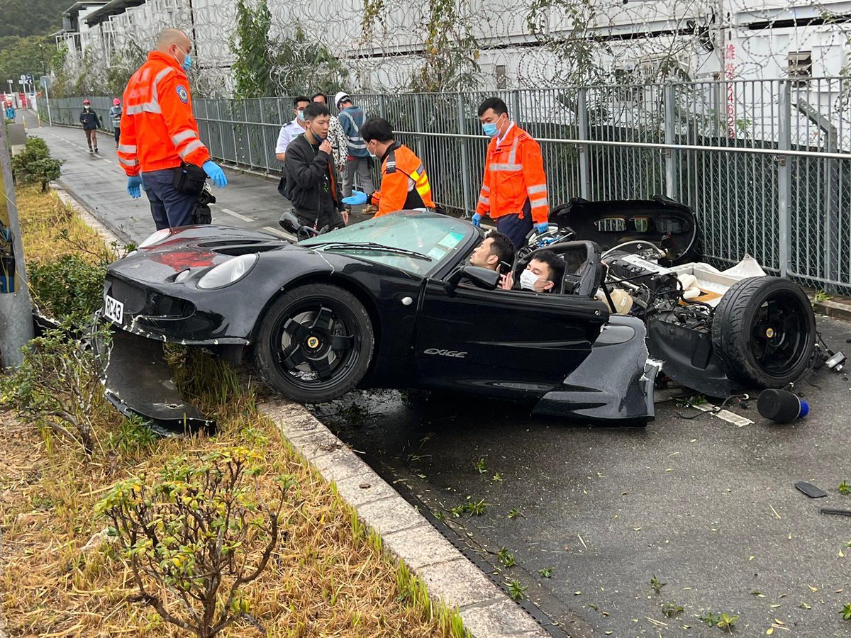 SantinoKitsui's tweet photo. 廃車かな https://t.co/EF2XdUTCqu