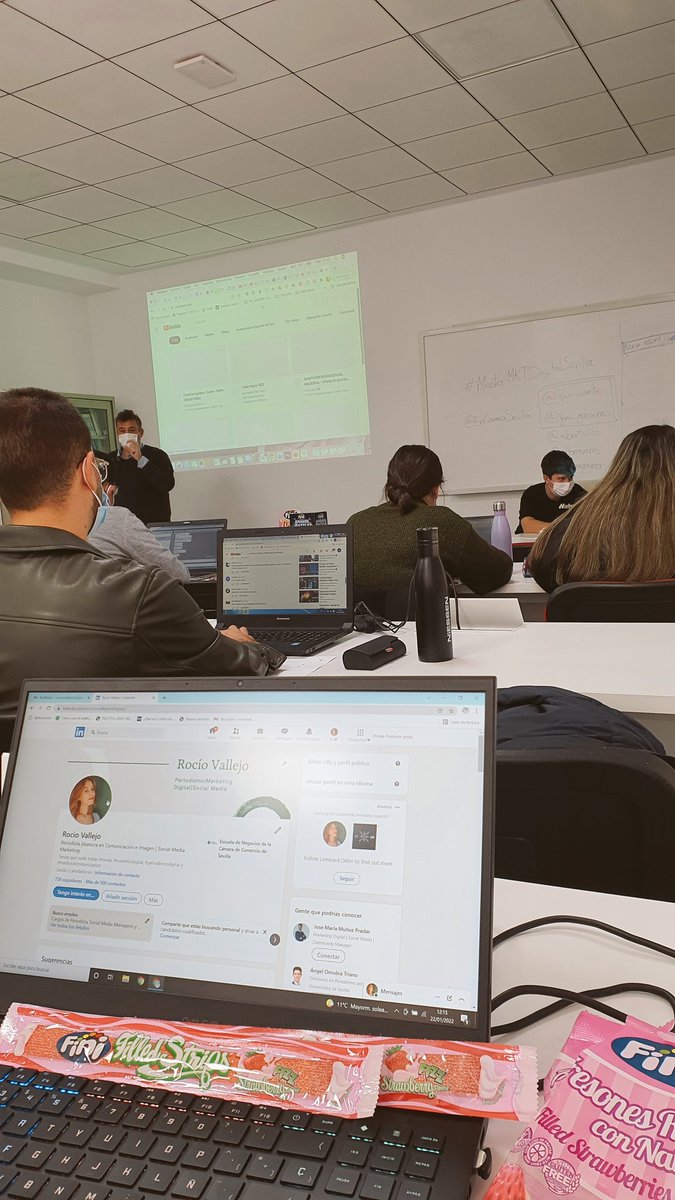 La magia de Twitter y las redes sociales. Estudiando en clase el caso de éxito de <a href="/OT_Oficial/">Operación Triunfo</a> gracias a <a href="/AlbertVico/">Albert Vico Piña</a> <a href="/BelenaGaynor/">BelenaGaynor</a> por compartirlo con nosotros. <a href="/ENCamaraSevilla/">Escuela de Negocios</a> <a href="/Fini_golosinas/">Fini Golosinas</a>
#MasterMKDigitalSevilla
#socialmedia