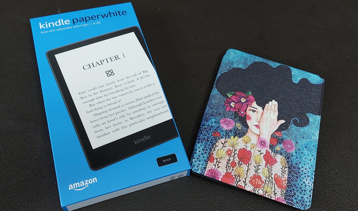felinemusings's tweet photo. I succumbed! #Kindle #Paperwhite 11th generation, 2021. I have a Kindle 6" without a backlight &amp; a bulky Kindle Fire. I am hoping to increase my nighttime reading with the ambient display. I love the cover.
#Amazon purchase
#Toomanydevices 
#reading
#ereaders
#booklovers
#ebooks https://t.co/MiU9GvxBZr