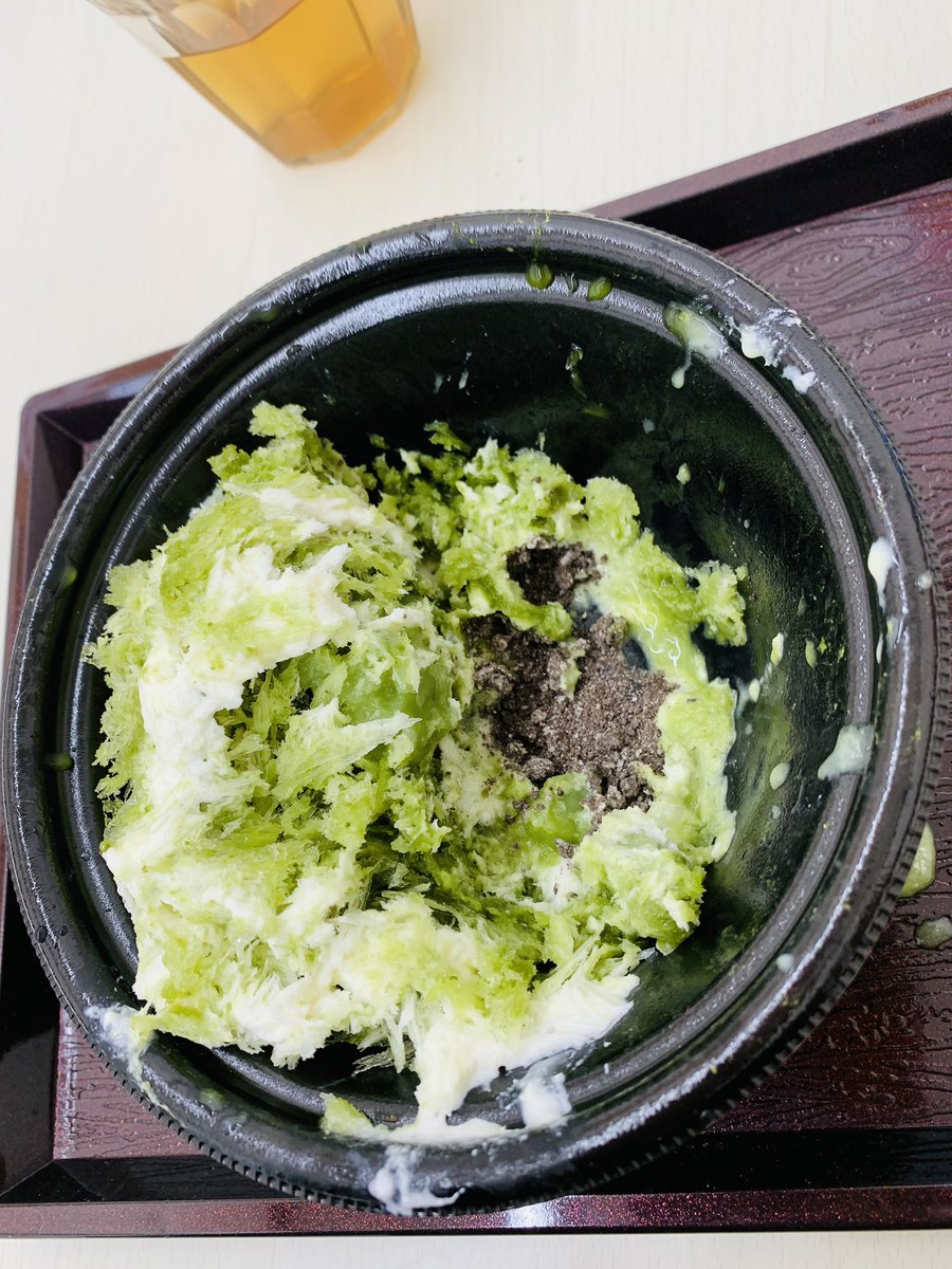 K32chan's tweet photo. @hyokazoo_ice さん
レッサーパンダの抹茶ティラミス
苦目の抹茶とクリームチーズエスプーマが合う〜✨
下にオレオクッキーが沢山で混ぜて食べたら更に美味しさUP↑↑
チョコのレッサーパンダが爪まで綺麗に表現されていて👏👏👏可愛いお手手💕
こちらの氷も無事胃袋に納められて満足⭐️ https://t.co/VZiU8diJDJ