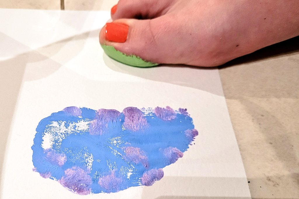 fancies_foot's tweet photo. Getting messy in the process

#paint #footprints #messyfeet #dirtytoes #cleanthemforme #Feet https://t.co/yw7zWYwy8e