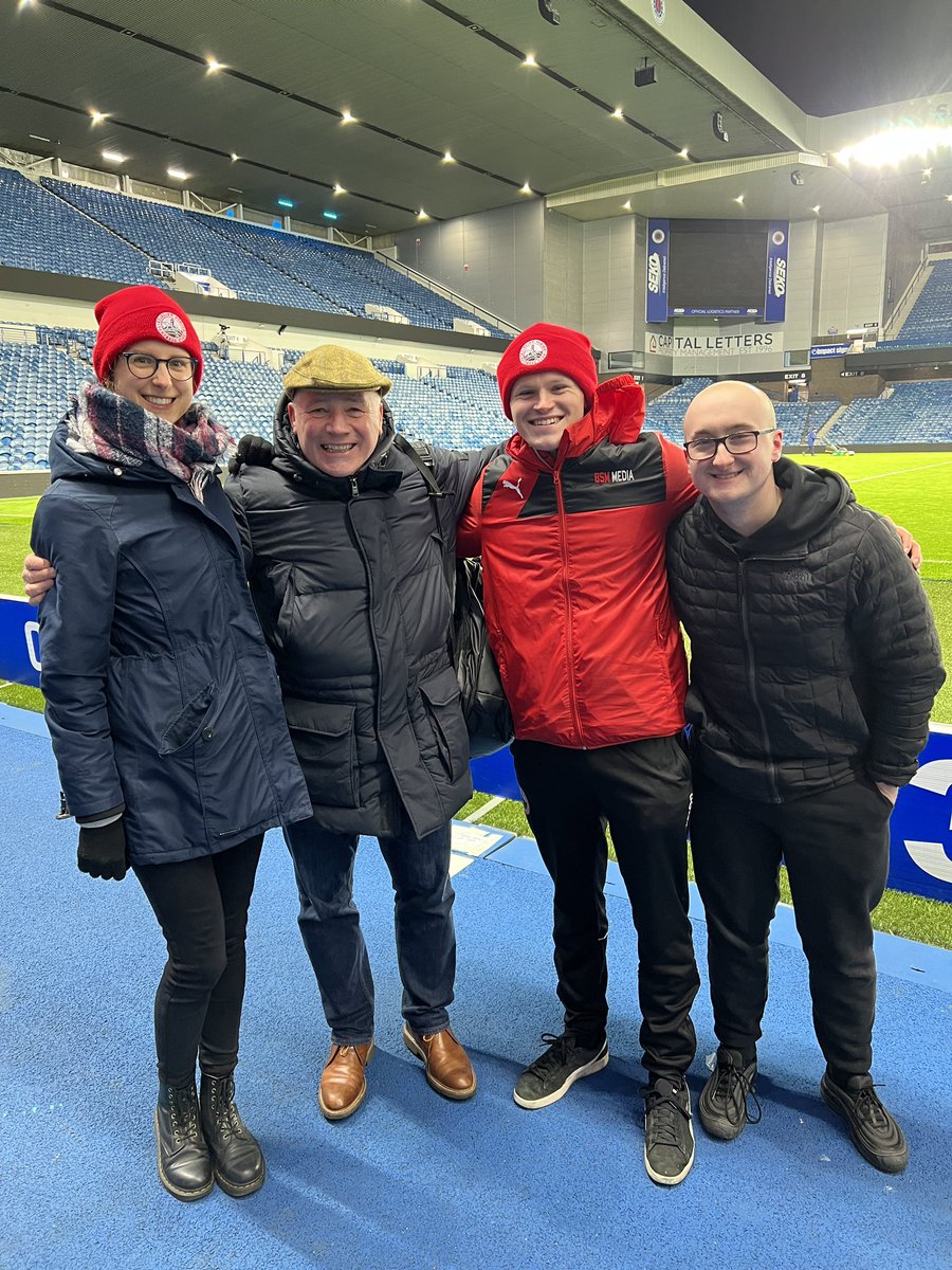 BSMMedia14's tweet photo. The SATV team with a special guest following last night’s game. Thanks for the picture Ally! #Legend https://t.co/crRMtw9S99