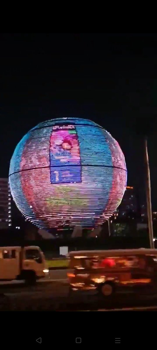 its_maemaelene's tweet photo. SethDrea on MOA Globe electronic billboard

#SGTheKissFromTheList 

CONGRATS SETHDREA https://t.co/ShezHIGsyI