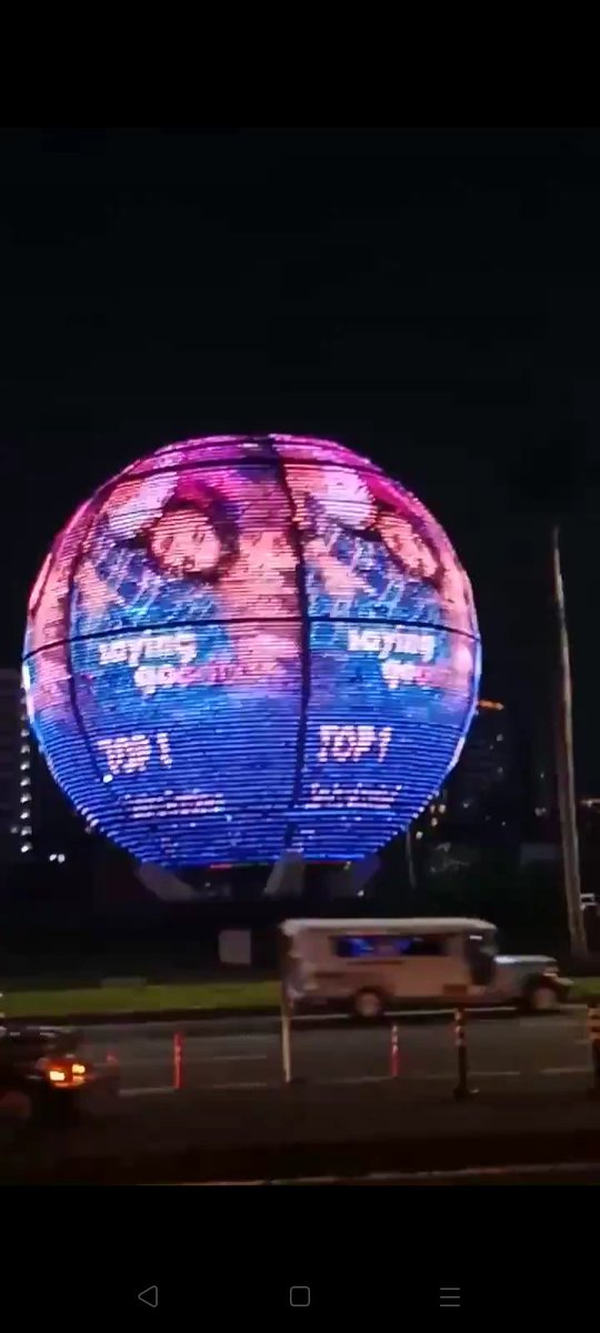 its_maemaelene's tweet photo. SethDrea on MOA Globe electronic billboard

#SGTheKissFromTheList 

CONGRATS SETHDREA https://t.co/ShezHIGsyI