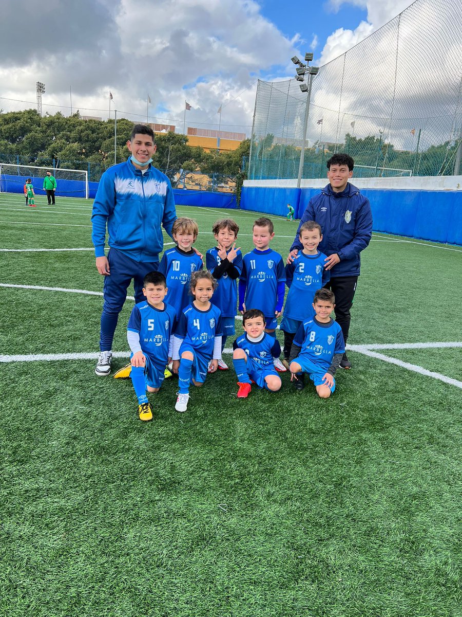 PLCompadres's tweet photo. ⚽ Victoria ✌️ #MinipequesB!
#CDCompadres 4
#PabloPicasso 2
⚽⚽ Mateo
⚽⚽ Raúl
Partido disputado de los peques, con mucha ilusión de la mejoría de estos campeones💙🤍👍🏽
Vamos compadres 🔵!!
#CDCompadres https://t.co/XQj3wal1uP