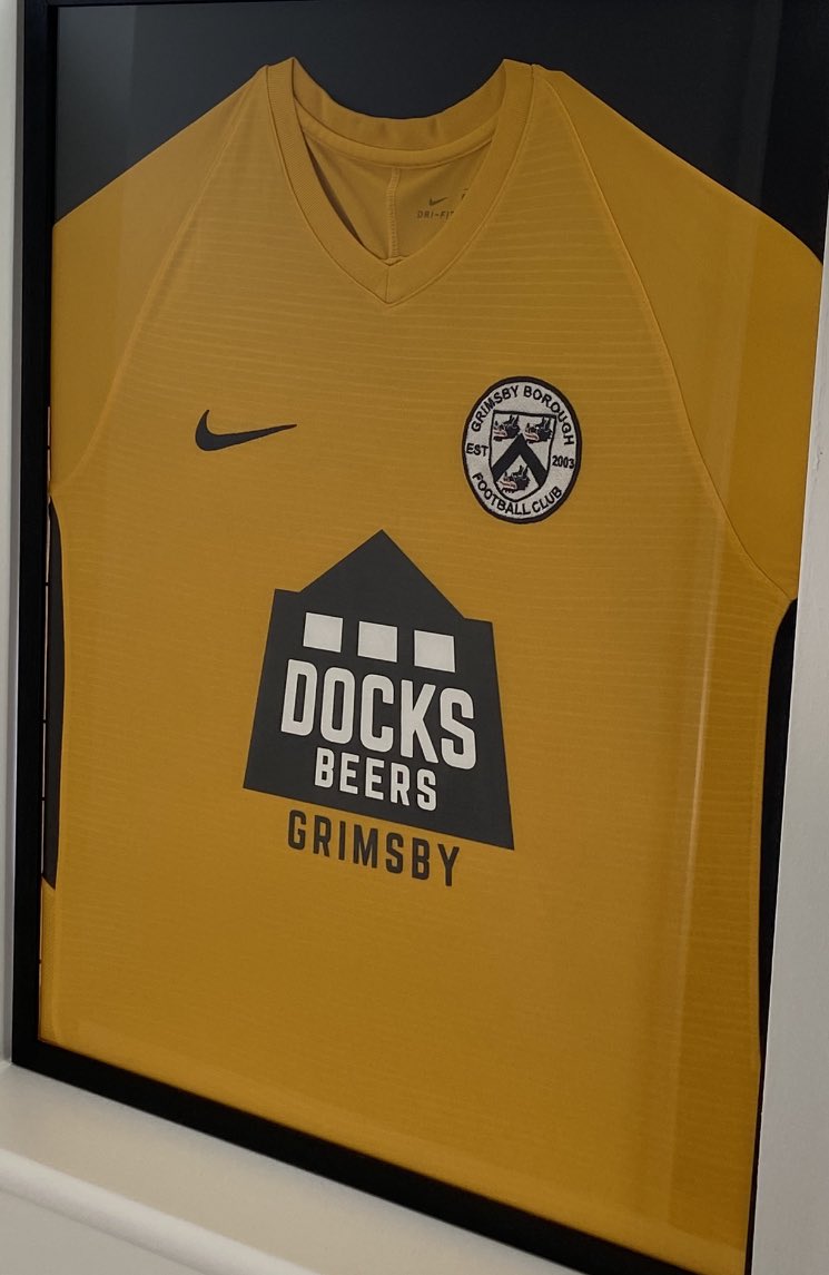 Happy #GreatGrimsbyDay good luck @officialgtfc ⚽️ proud to be from this old Fishy Town 🐟 @DocksBeers still my favourite kit 🍻 #oneboro @Grimsby_Borough 💪🏼