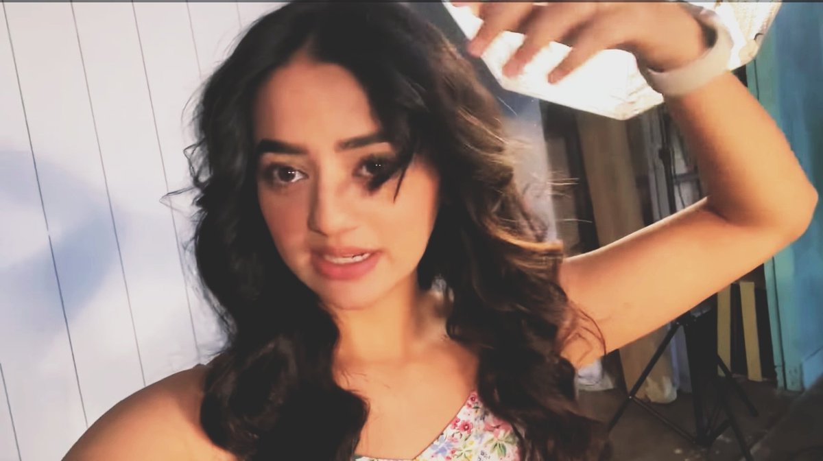 vishakha_helly's tweet photo. And it is proved man @OfficialHelly7 is dam obsessed with her hair's ๐๐๐คโค๐
#HellyShah #Hellyvlogs https://t.co/29FMIoZXv5