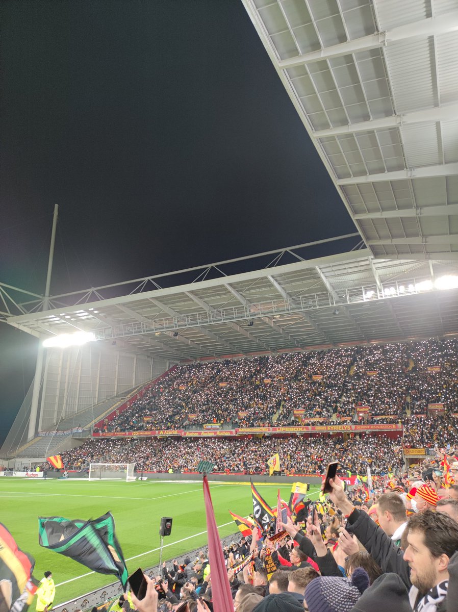 ⓘ Cet utilisateur a besoin d'être dans ce lieu