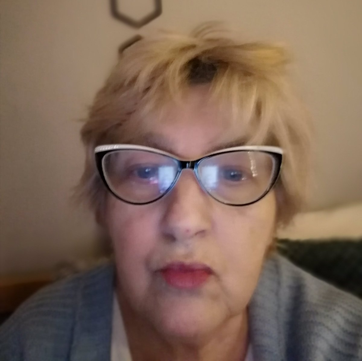 Sylvana3112's tweet photo. Dzisiaj to wszystko jest piekne, nawet z głowy się nie wysili nic nowego. Dałmrade przezwyciężyć samodzielnie traumę, fobie. Jestem z siebie dumna i zadowolona. ☺️💪Oby tak dalej. Nic mnie nie boli. https://t.co/qa79TXAVgO