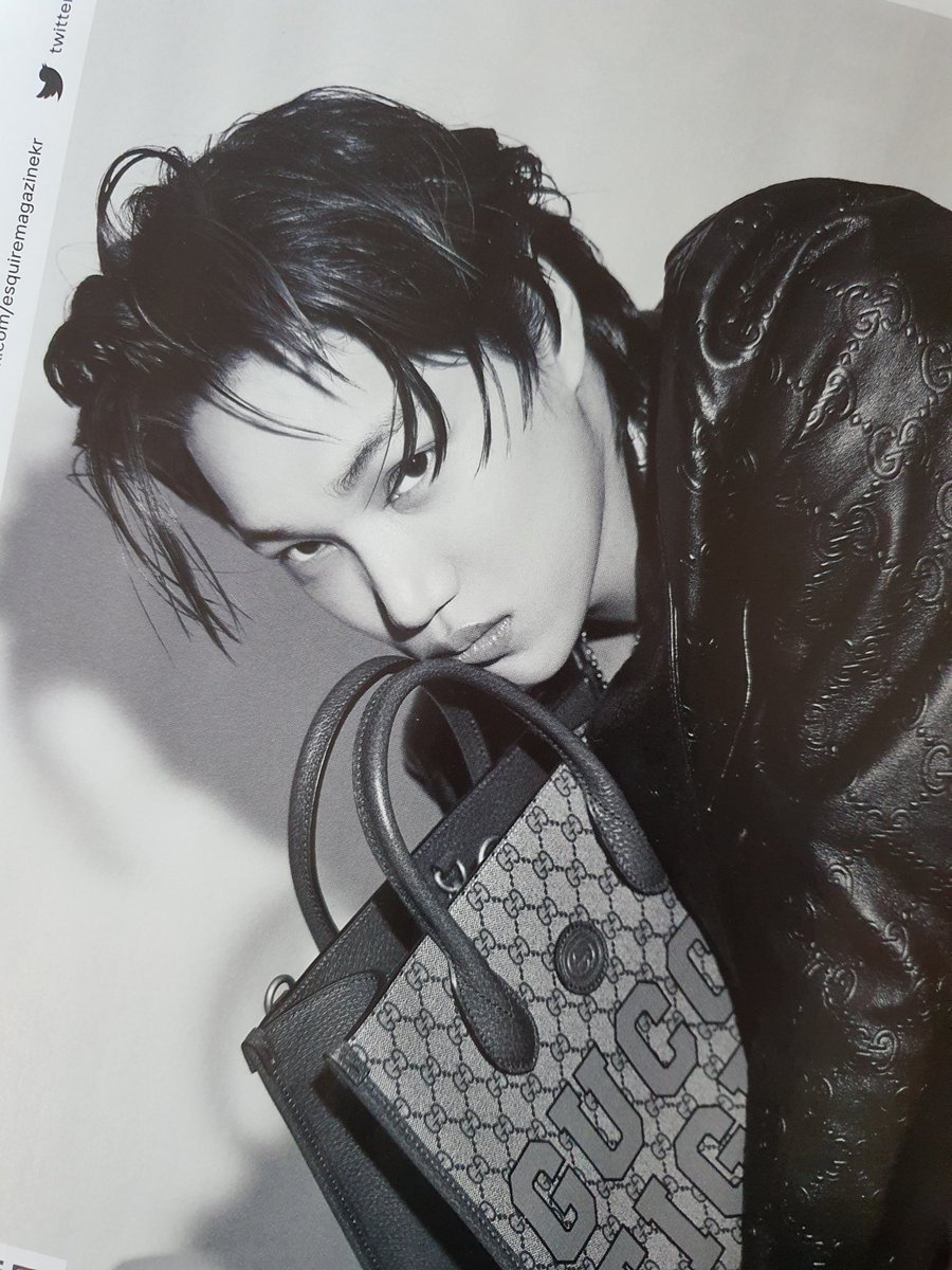 gracelee_7's tweet photo. Kai is “the favorite” of the fashion world, he is the model
#KAI #Gucci #HumanGucci #카이 https://t.co/G4pE5lHB2H